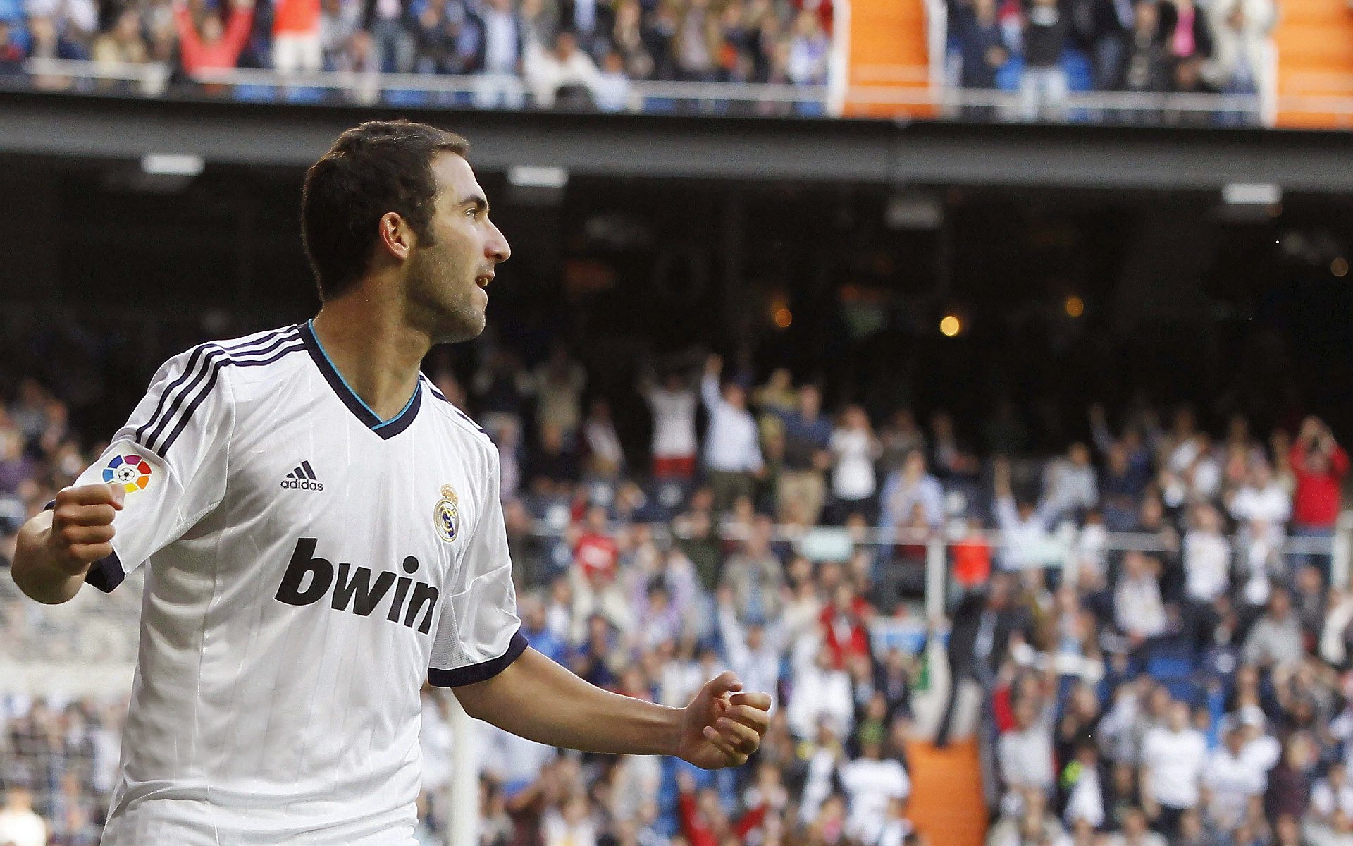 体育新闻中心发布体育数字传播新趋势白皮书,体育数字化转型